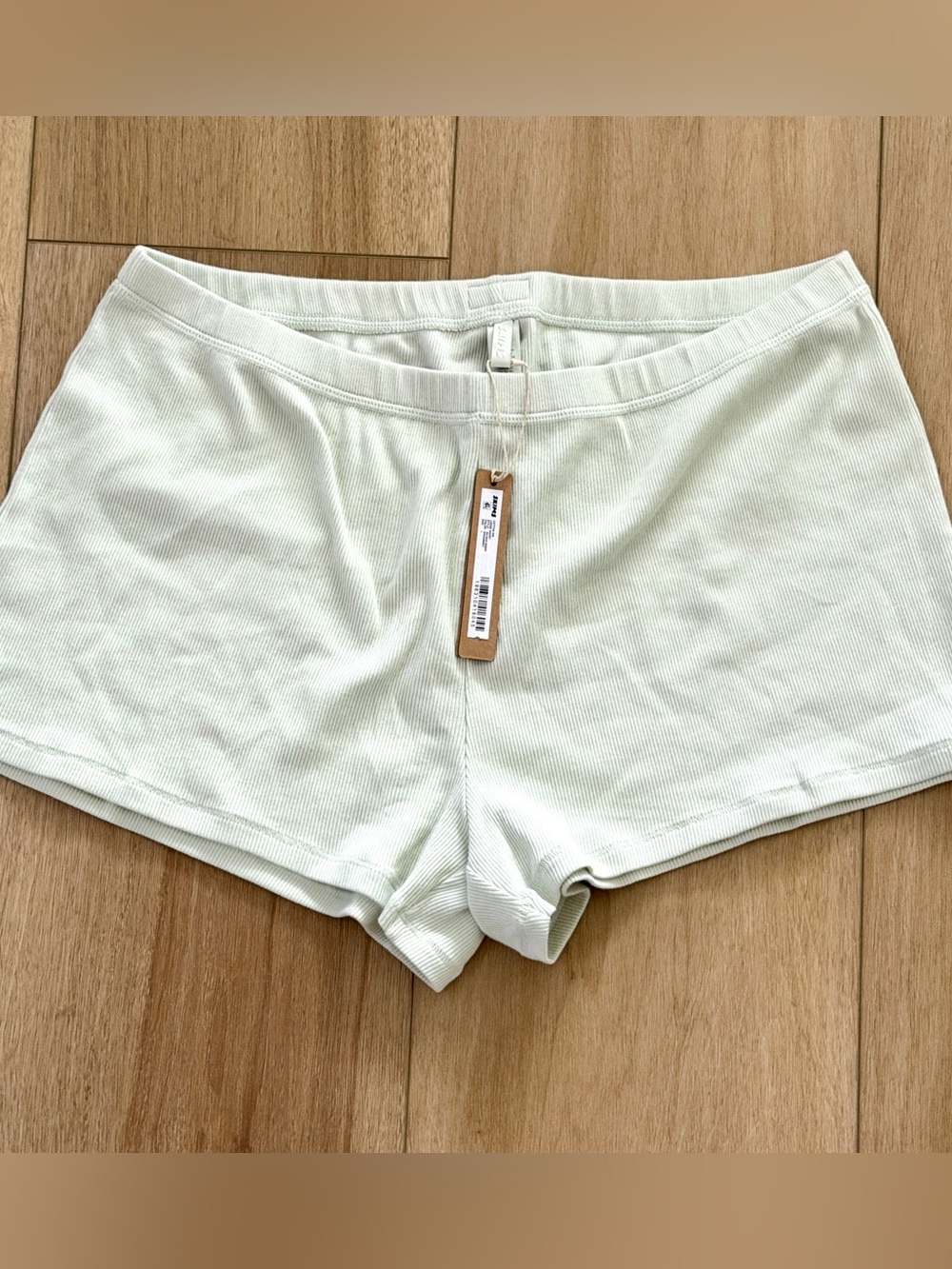New Skims Shorts L